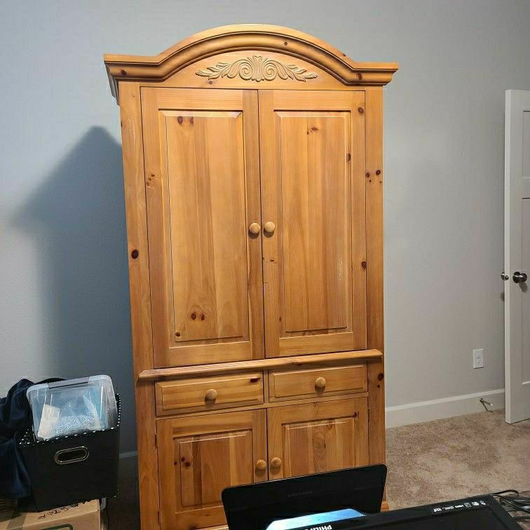 Entertainment Center/Wall Unit/Bookcases