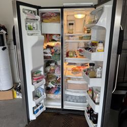 GE  Refrigerator 