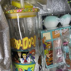 scooby coo collectible makeup and tumbler 