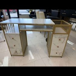 Mesa Manicuri