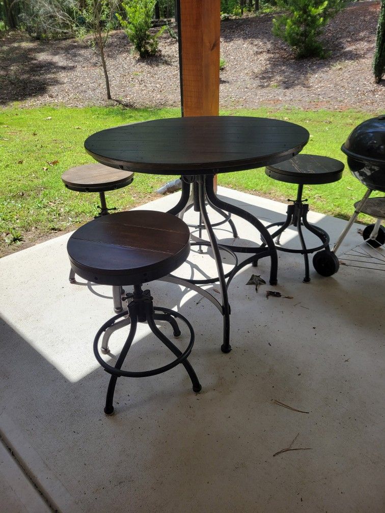 Free, Dining Table, And 4 Stools
