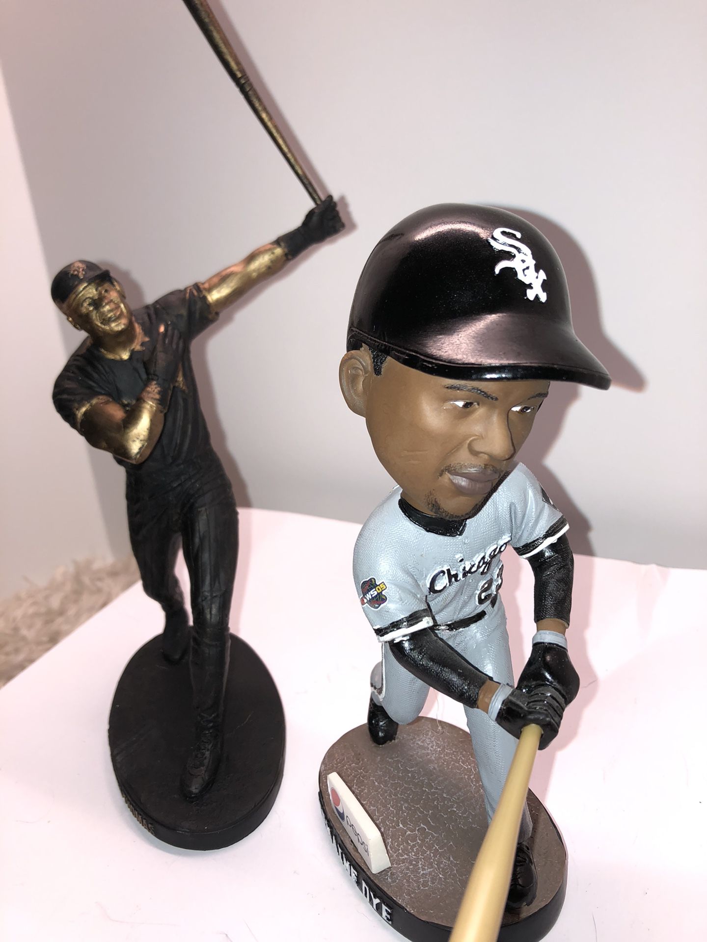 White Sox Bobblehead And Resin Statue