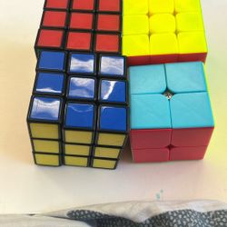 4 Rubix Cubes/2 Reg 2 Speed Cubes