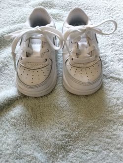 Toddler shoes size 4c