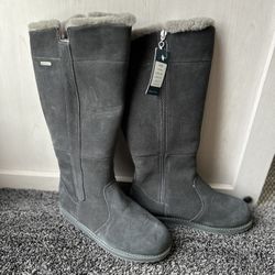 Brand New EMU boots 