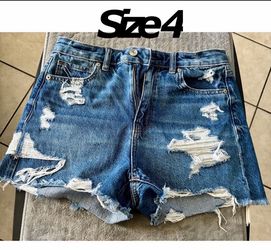 Woman’s shorts size 4