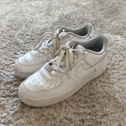 Used Air Forces Size 6Y