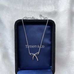  Silver Bow Necklace