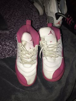 Girls Jordan’s size 2.5