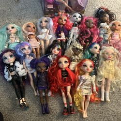 Rainbow high dolls /closet