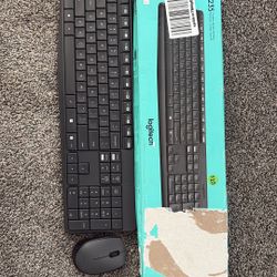 Logitech MK235 Keyboard/Mouse 