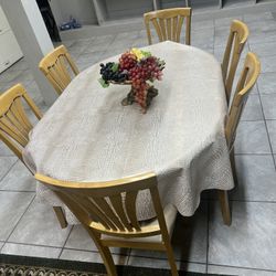 Family Room With Dining Table 6 Chairs And Rug 2 Tea Table