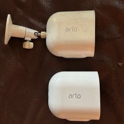 2 Arlo Pro 3 Cameras 