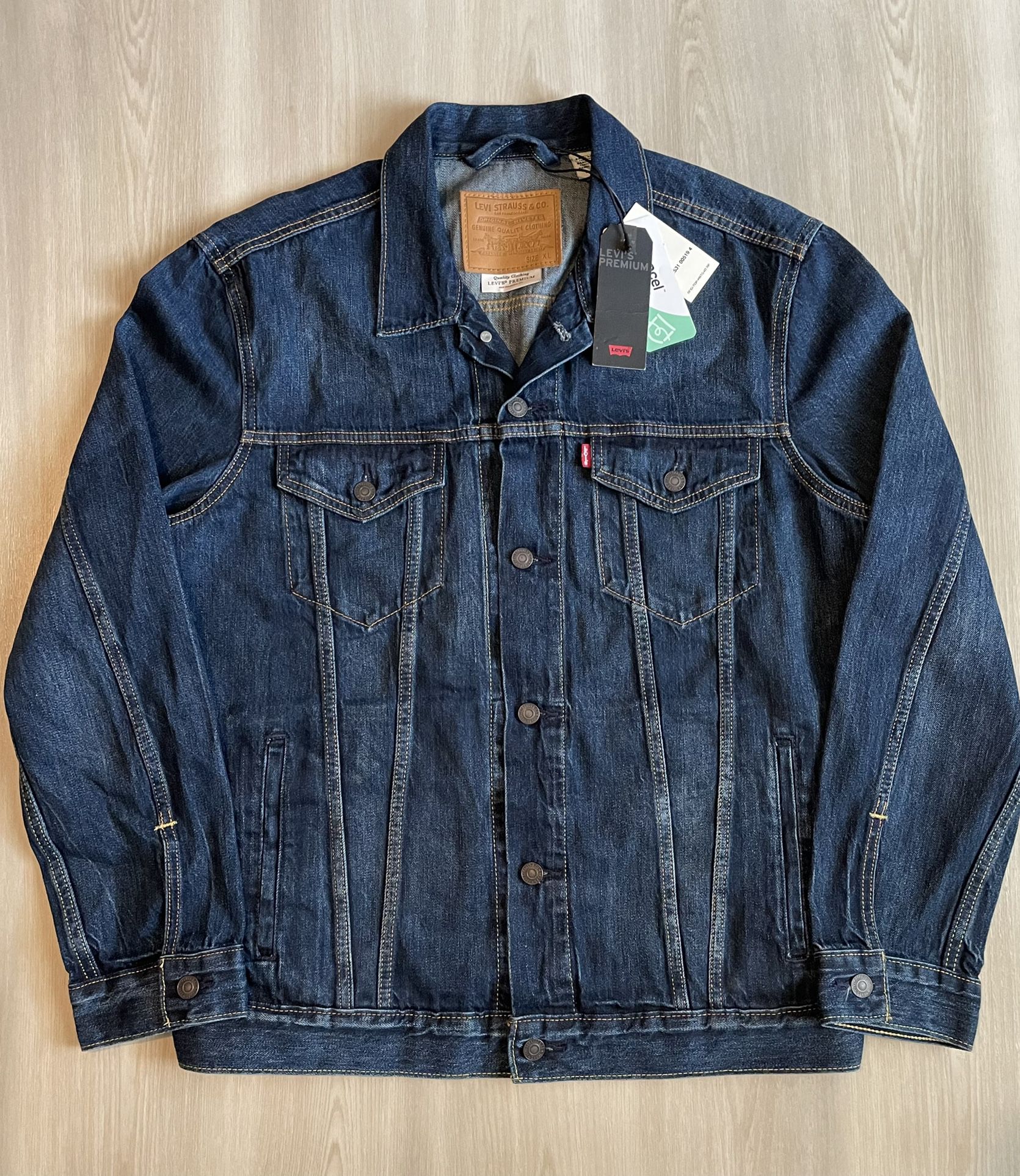 New With Tags Levi's Premium Men's Classic Denim Trucker Jacket Wash Tencel Fabric