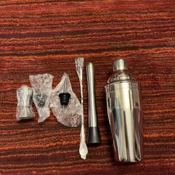 New 7 Piece Cocktail Set