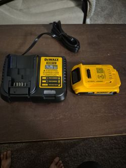 DeWalt DCB112 Charger with 20 volt max 2ah battery