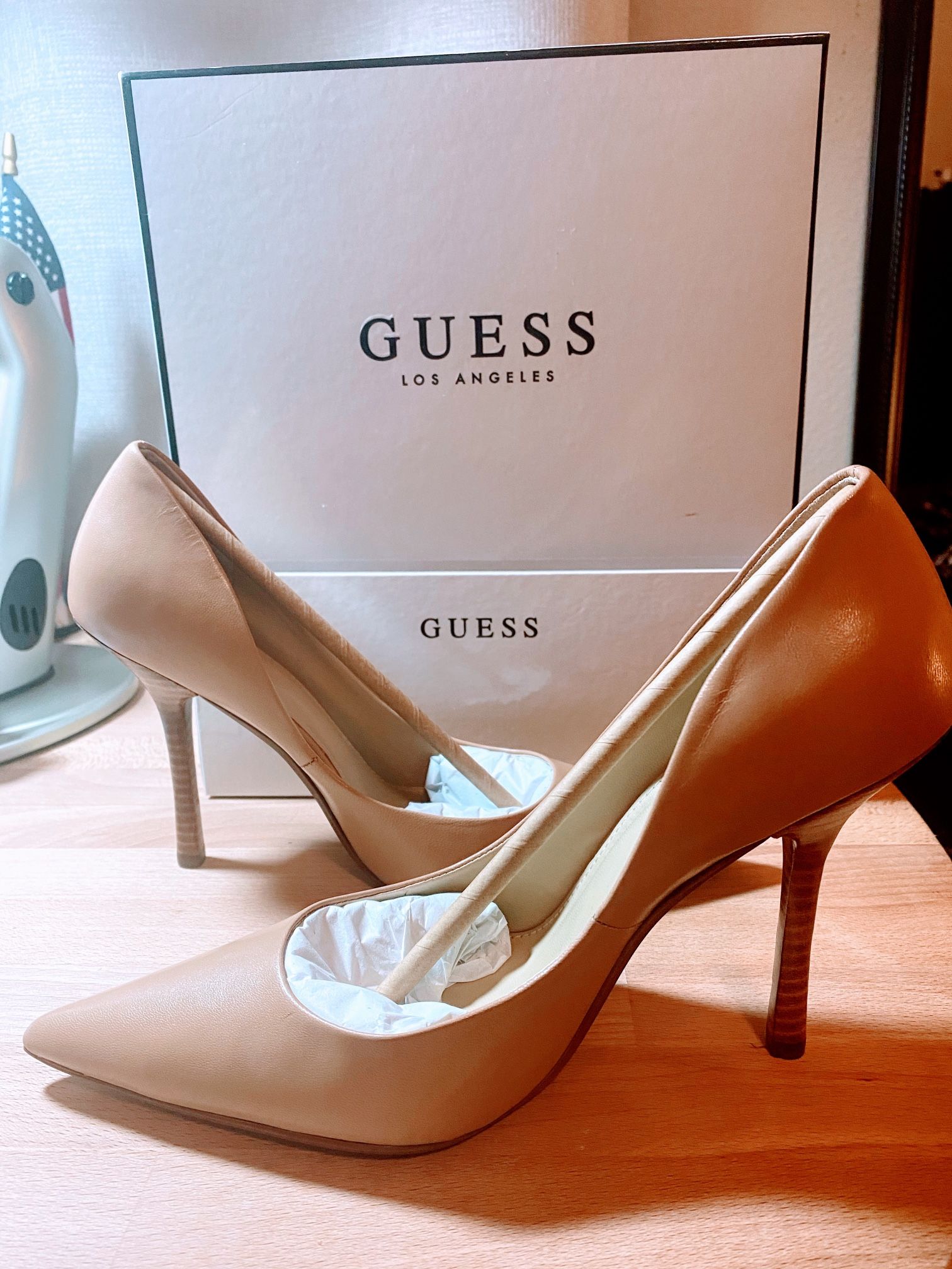 guess carrie pumps
