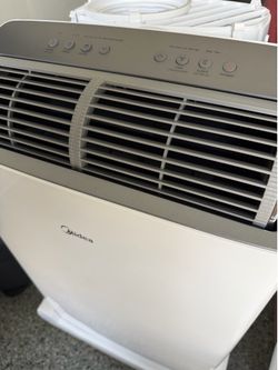 NEW Portable Air Conditioner  - AC - Midea 12,000 BTU Duo Smart w/ Heater - Like New