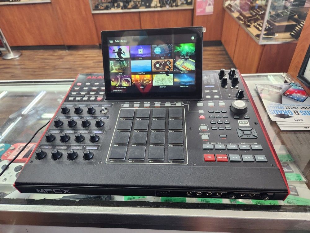 Akai MPCX Mixer