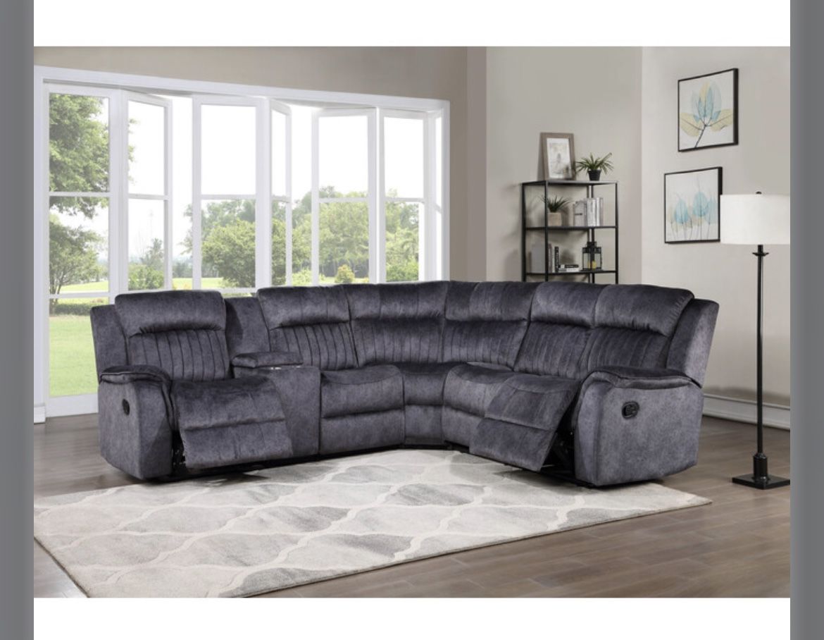 Brand New Super Comfy Reclining Modular Sectional Sofa 