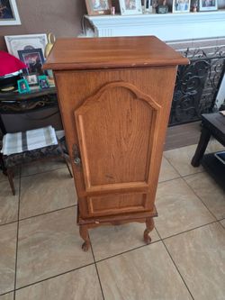 4ft tall Jewelry box