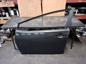 2023-2024-2025-2026 TOYOTA PRIUS FRONT L4FT DOOR OEM USED #11887