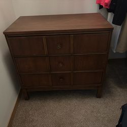 MOVING - Dresser