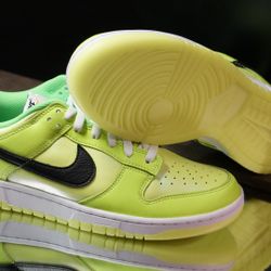 Nike dunk low, Volt