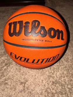 Wilson Evolution size 7