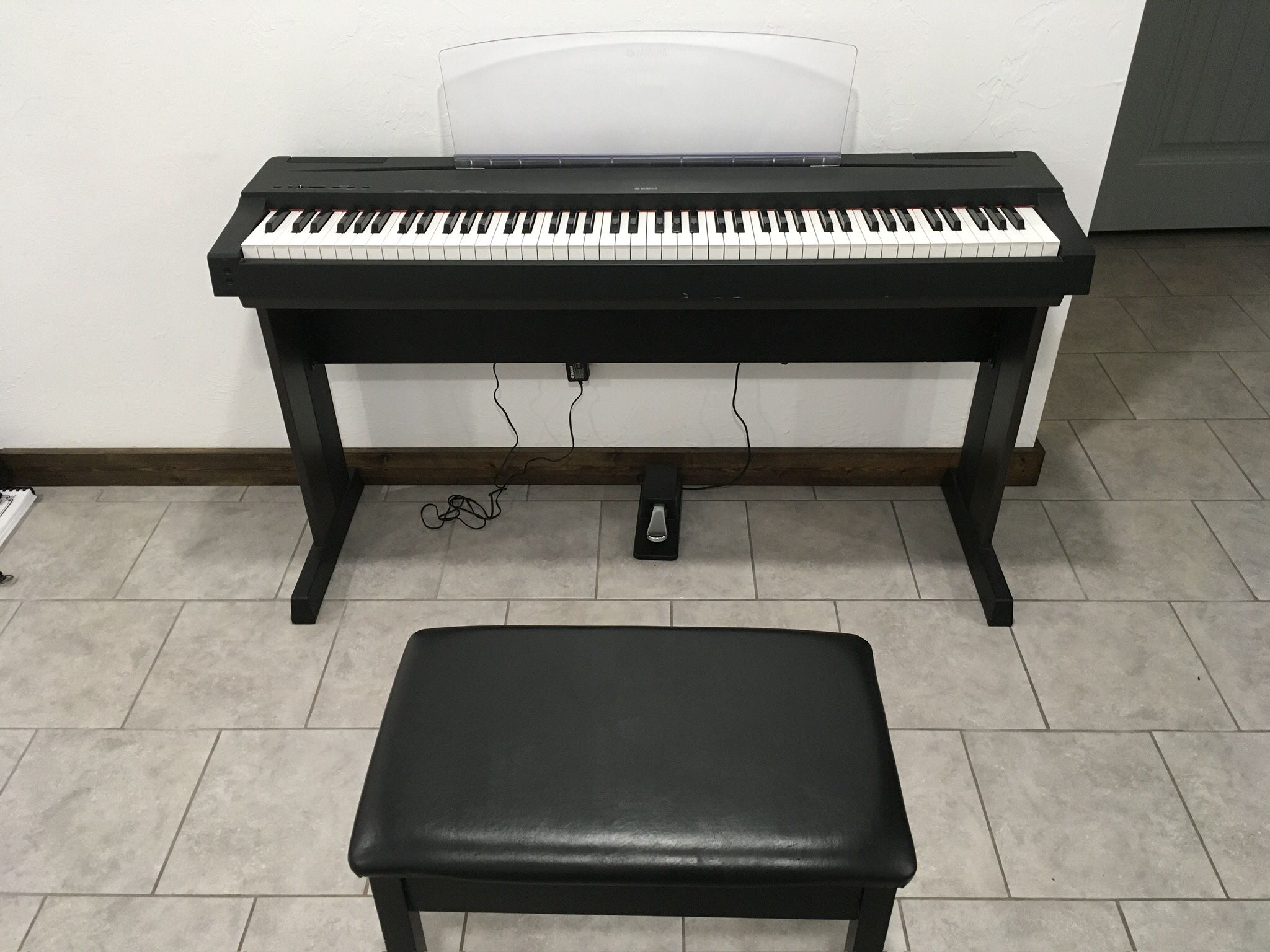 Yamaha P70 Electronic Piano