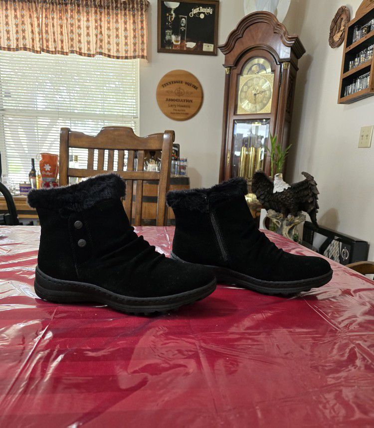 Women's BOOTS Size 11