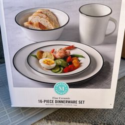 16 Pc Dinnerware Set