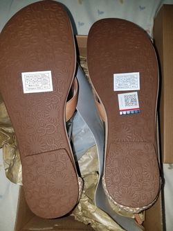 Ugg sandals size 9