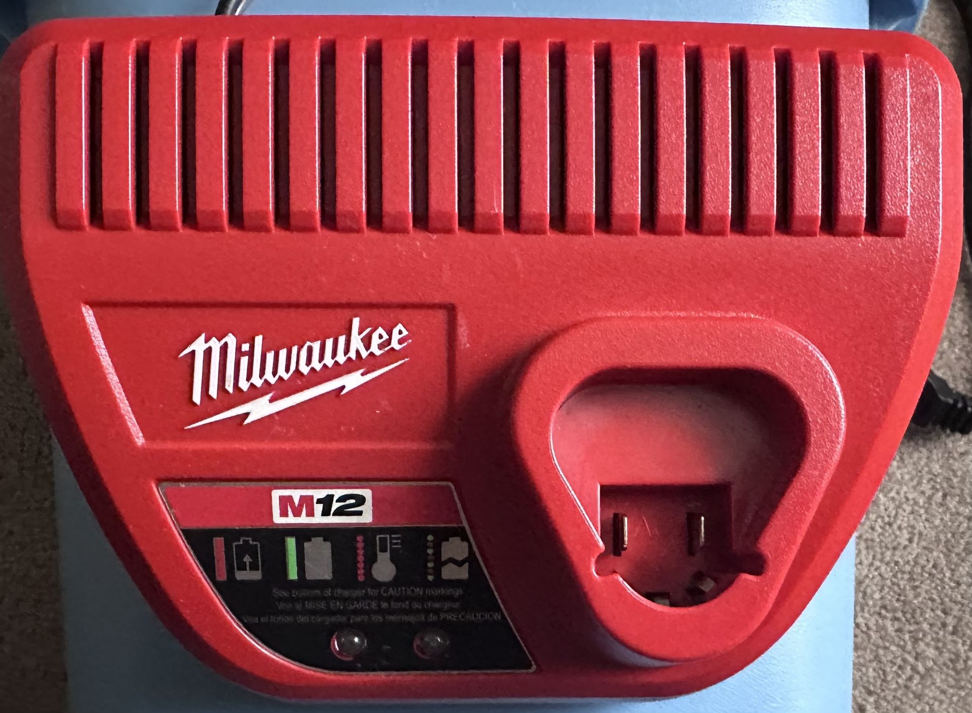 Milwaukee M12 Charger