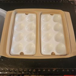 Vintage Tupperware Deviled Egg (723-2)