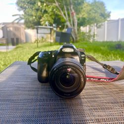 “Canon EOS 80D DSLR with 18-135mm IS USM Lens – Excellent Condition”