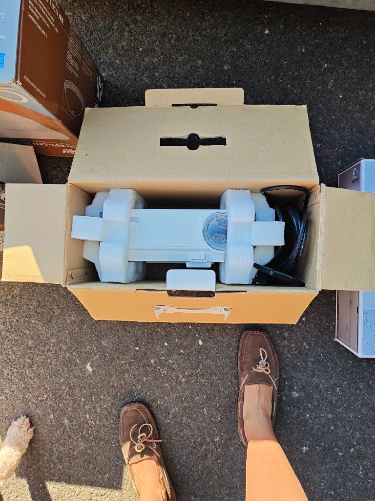 Video Projector 
