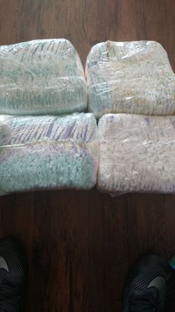100 count mixed diapers huggies and pampers
