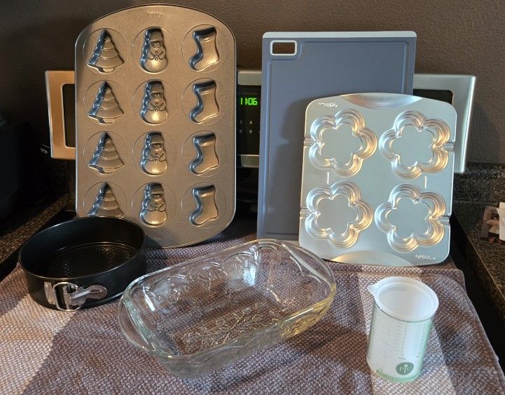Baking Bundle Lot of 6 Items (See Description) (New & EUC)