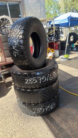 Set Lt 285/75/16 bfgoodrich A/T instaladas
