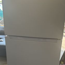 Vissani Refrigerator-Freezer