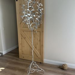 Silver Metal Iron Floor Candle Candelabra Leaves Details 