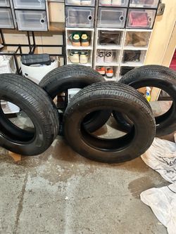 Set of 4 All-Season Car Tires