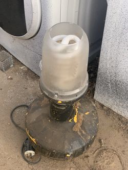 Outdoor wobble light