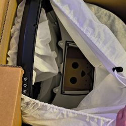 Litter Robot 4** Base unit** brand new