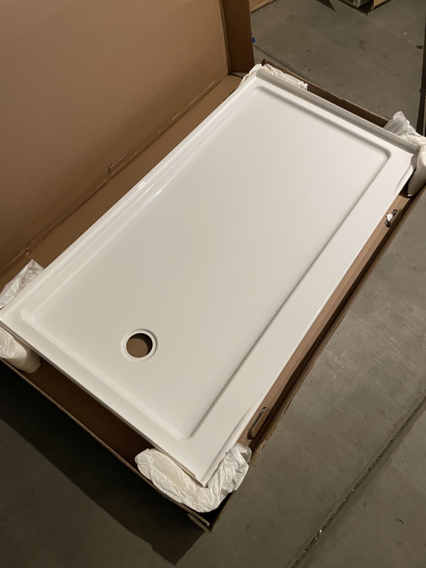 Delta Classic 500 60 in. L x 32 in. W Alcove Shower Pan Base with Left Drain in High Gloss White