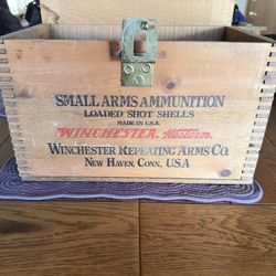 Winchester western Small Ammo Wooden Box 