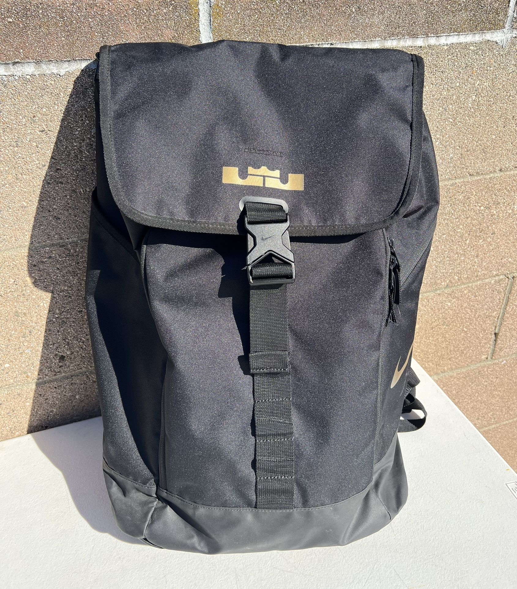 black nike lebron james backpack Men's Max Air Ambassador Black/Metallic Gold Size One Size: Buy Online at Best Price in UAE 100% polyester Basketball Backpack Lebron Ambassador Bag