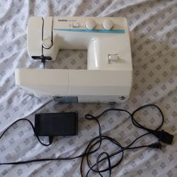 Sewing Machine - Brother LS-1217
