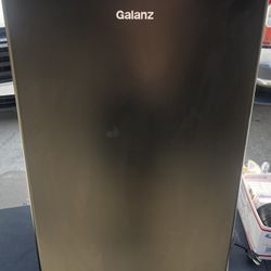 Galanz Mini Fridge